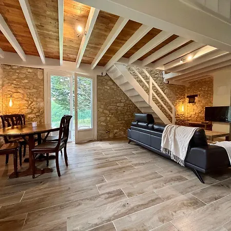 Holiday home De La Rastelle Au Coeur De La Nature Savignac-de-Duras