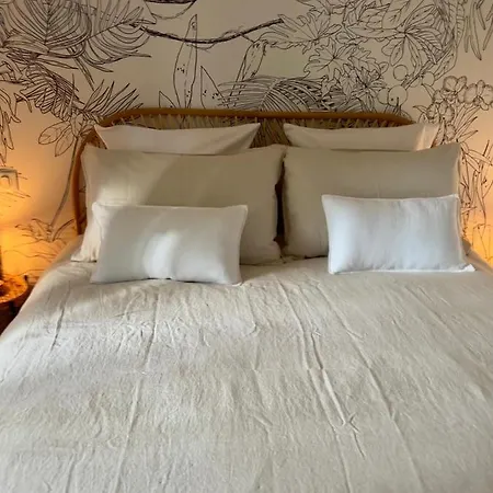Holiday home De La Rastelle Au Coeur De La Nature Savignac-de-Duras